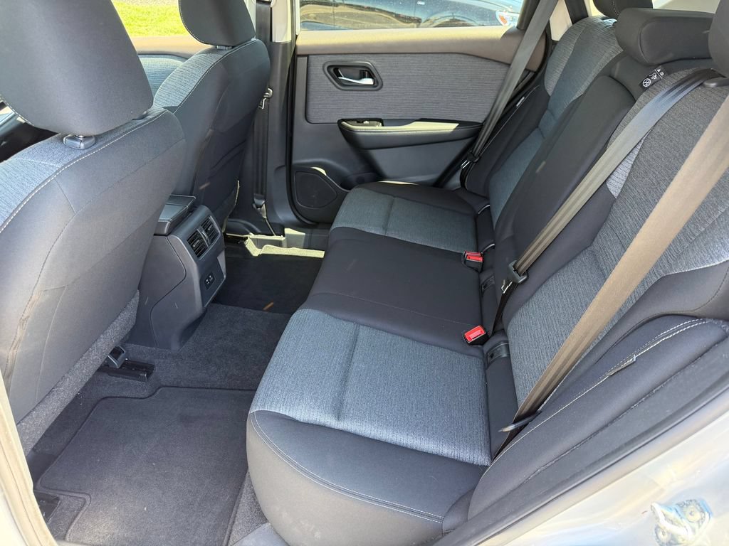 Used 2023 Nissan Rogue SV AWD/4WD image 20