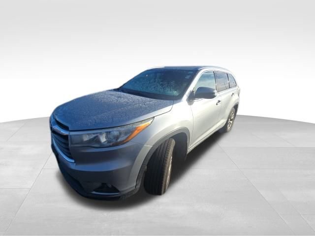 Used 2015 Toyota Highlander XLE image 10