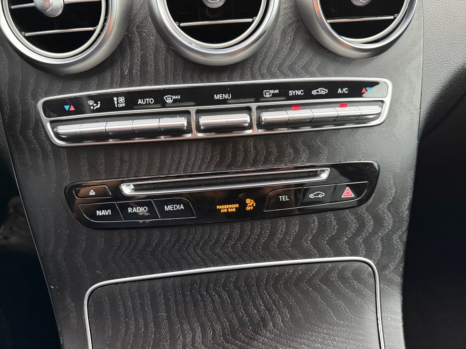 Used 2018 Mercedes-Benz GLC 300 4MATIC Coupe image 31