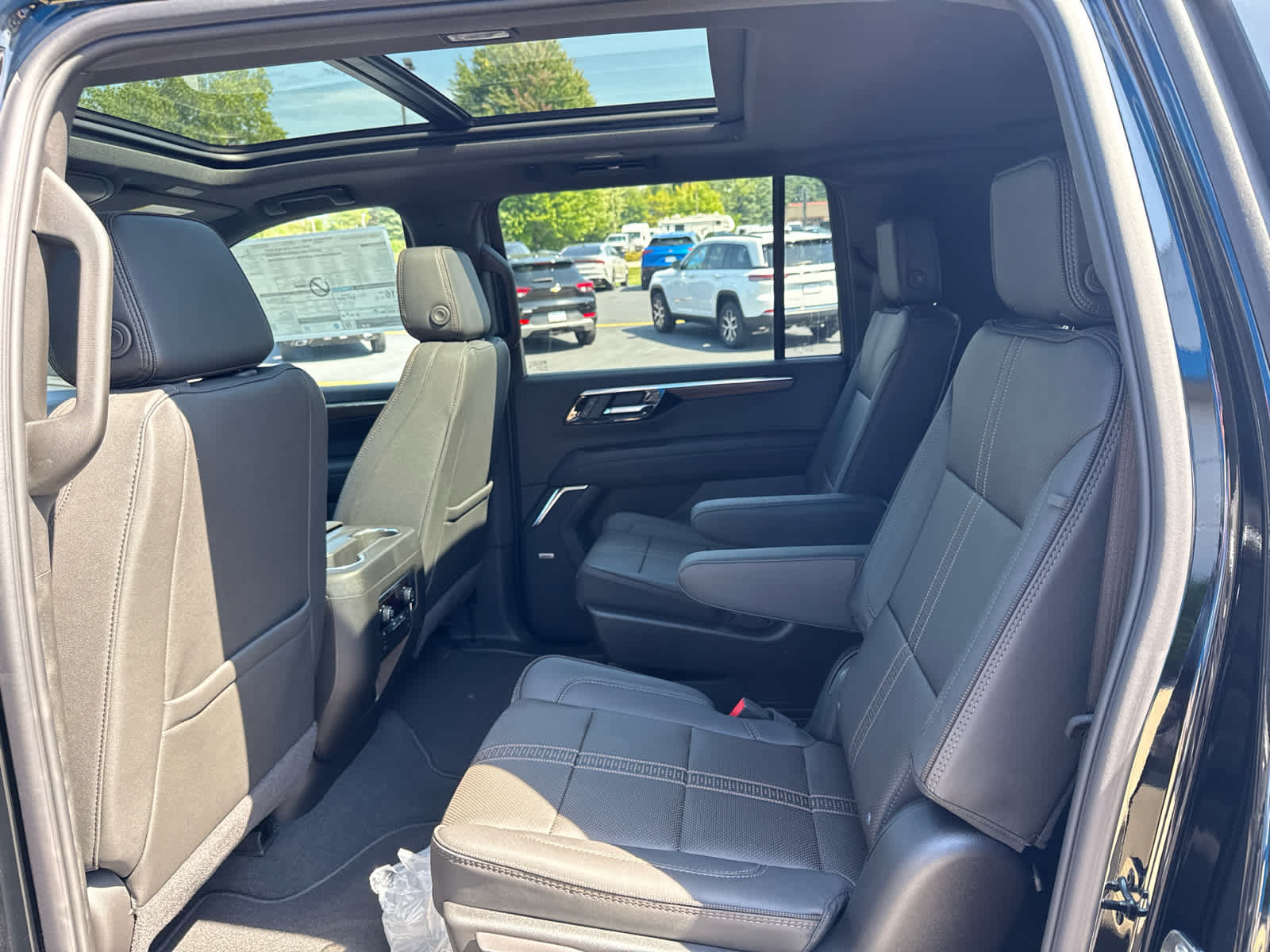 New 2026 Chevrolet Suburban High Country AWD/4WD image 15