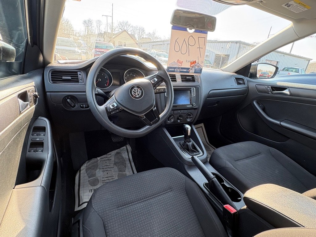 Used 2016 Volkswagen Jetta S image 9
