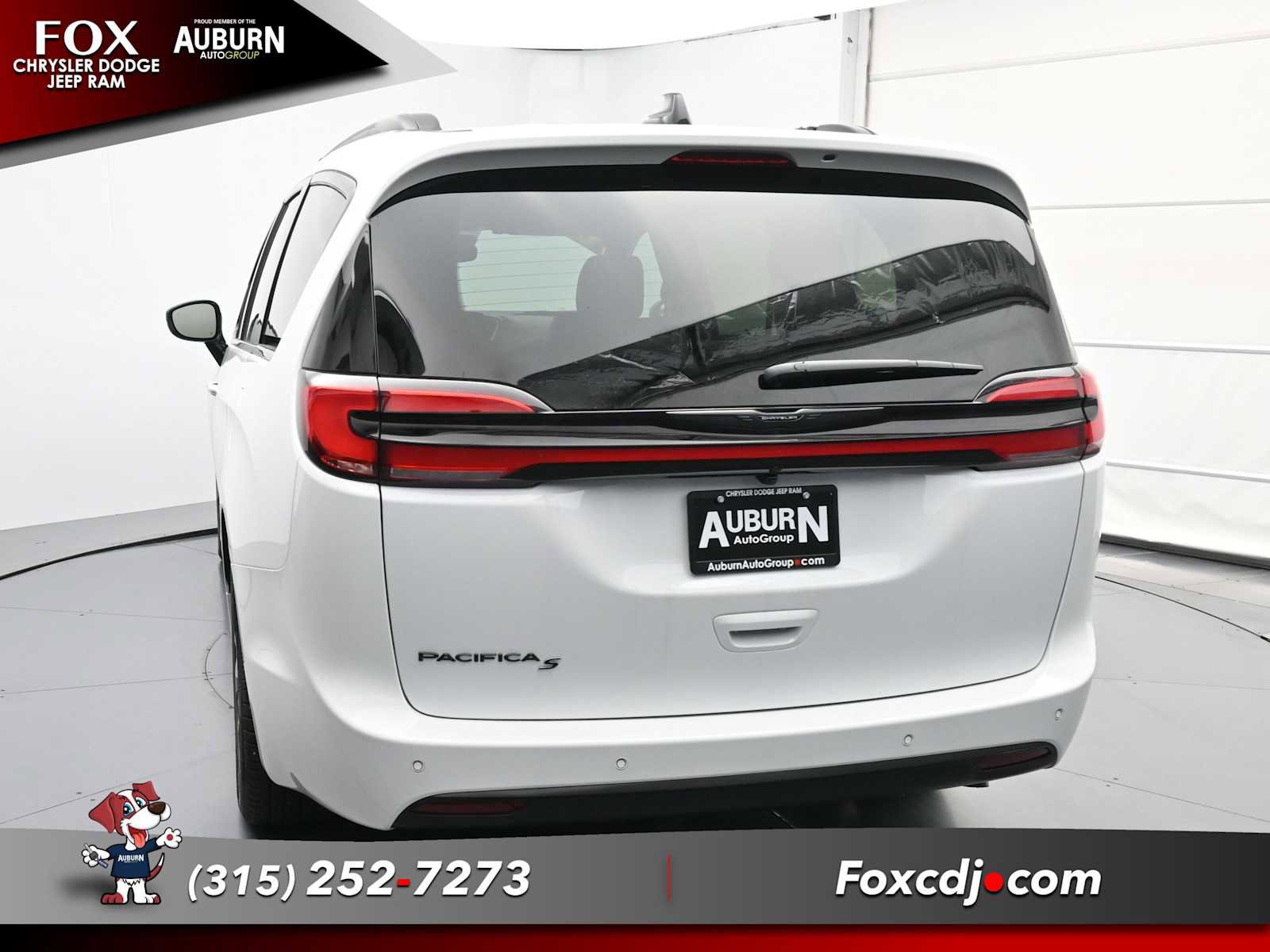 New 2026 Chrysler Pacifica Select w/ S Appearance Package image 11