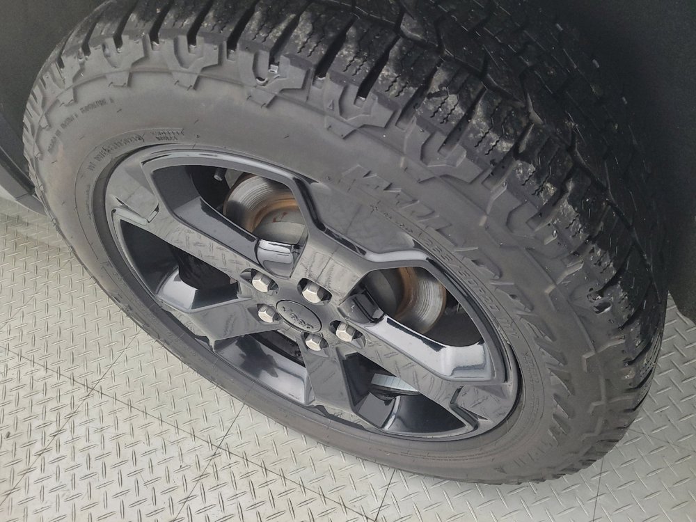 Used 2019 Jeep Grand Cherokee Laredo image 31