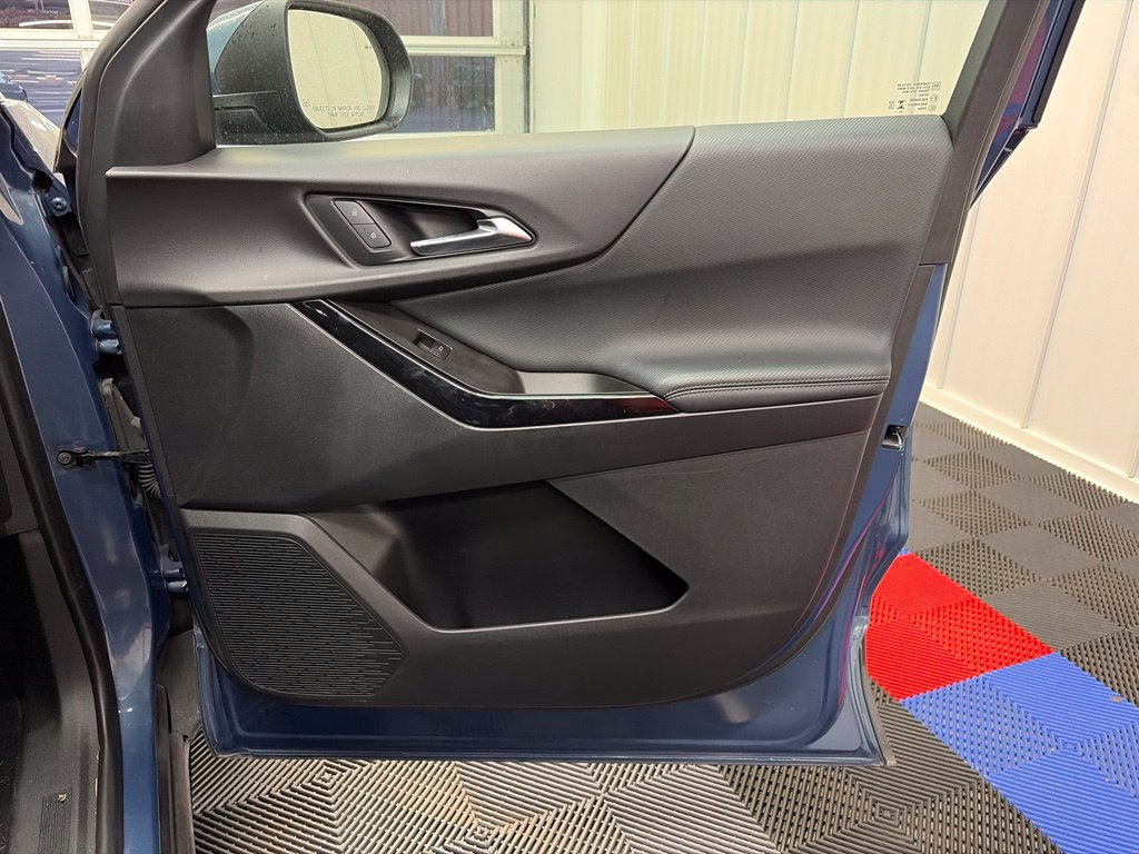 Used 2025 Chevrolet Equinox LT w/ Convenience Package II AWD/4WD image 21