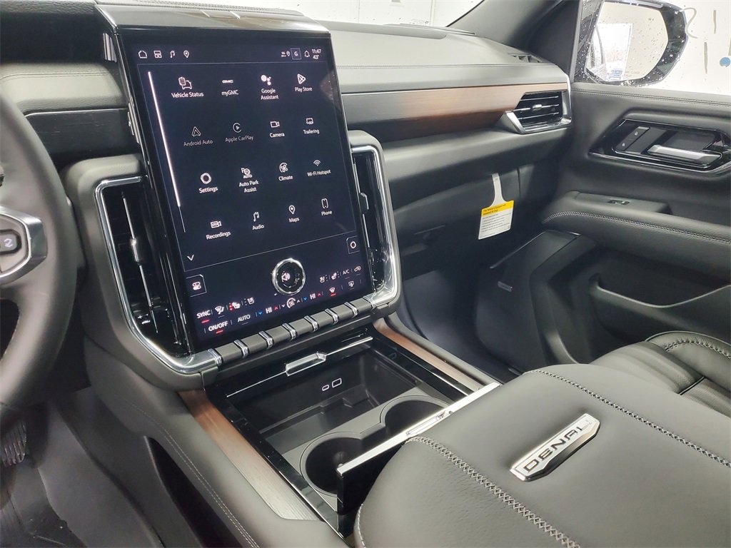 New 2026 GMC Yukon XL Denali w/ LPO, Floor Liner Package image 19