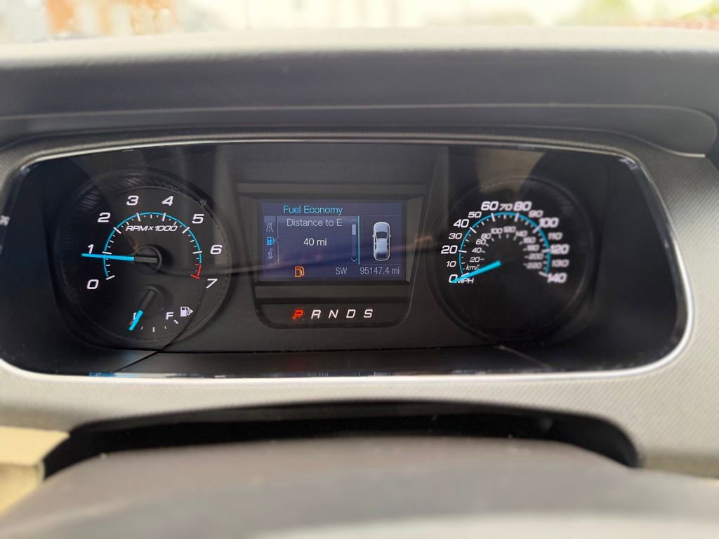 Used 2017 Ford Taurus SE FWD image 23