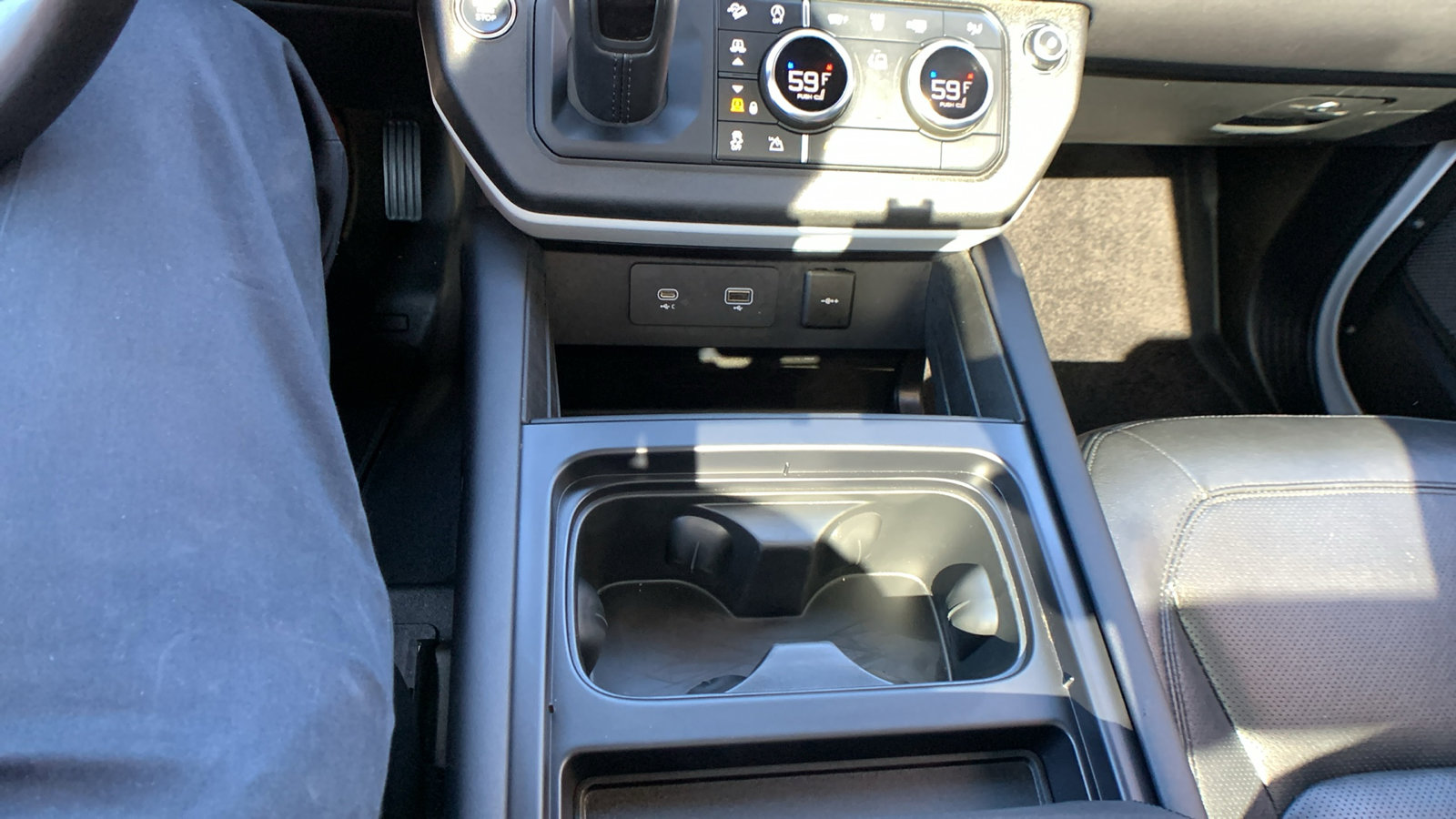 Used 2024 Land Rover Defender 110 S image 17