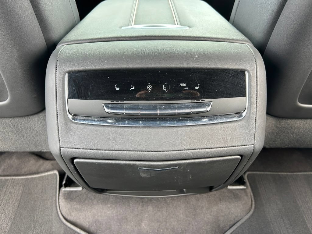 Used 2023 Cadillac Escalade ESV Premium Luxury AWD/4WD image 44