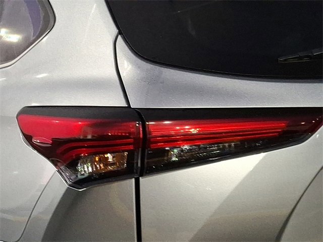 Certified 2024 Toyota Highlander XLE image 15