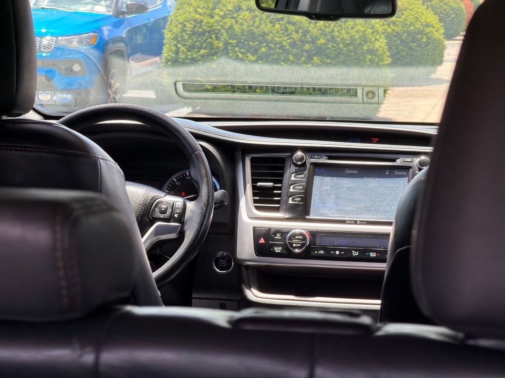 Used 2015 Toyota Highlander XLE FWD image 37