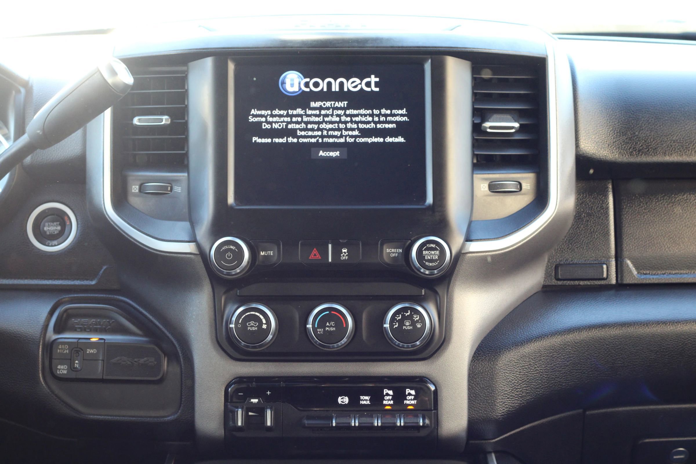Used 2020 RAM 2500 Big Horn w/ Level 1 Equipment Group AWD/4WD image 17