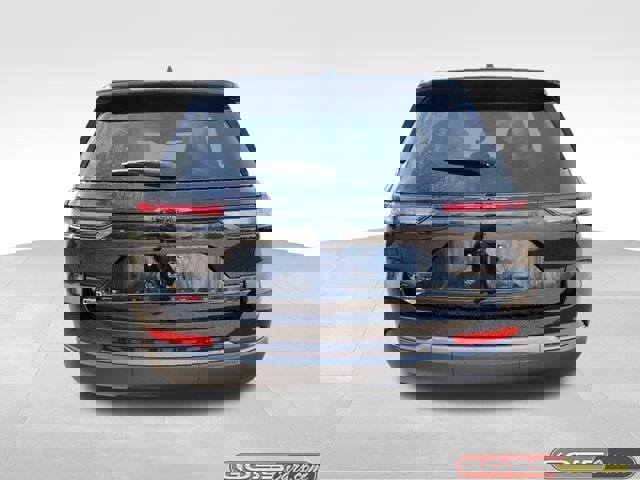 New 2026 Jeep Grand Cherokee Altitude image 4