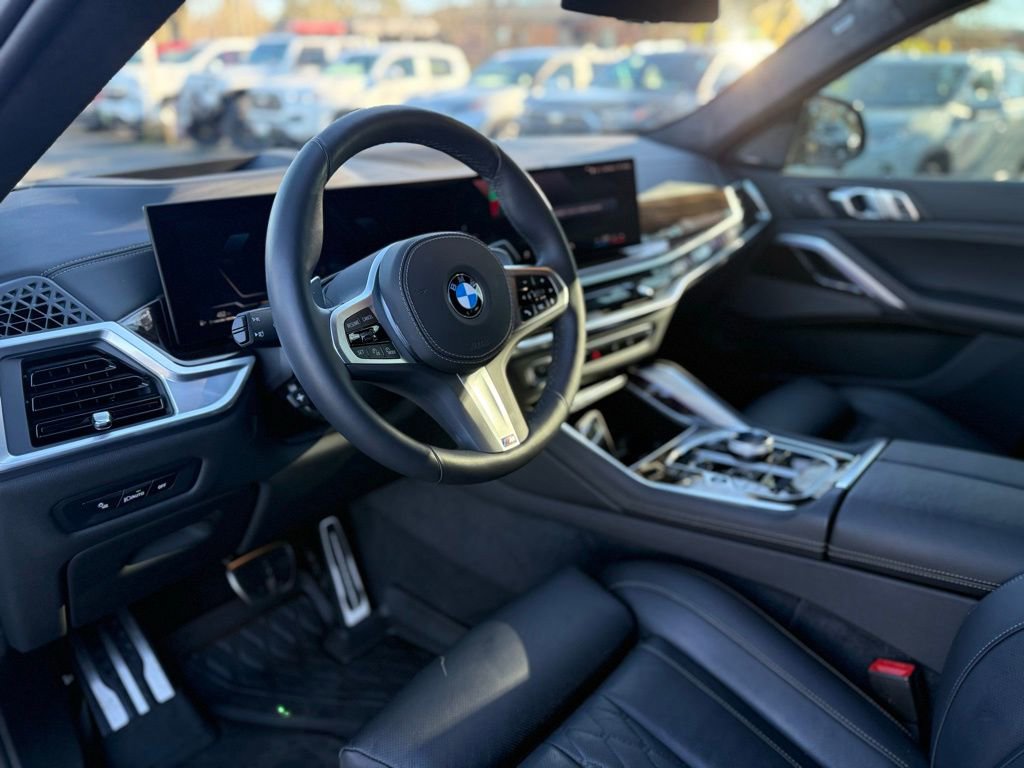 Used 2024 BMW X6 xDrive40i w/ Executive Package image 13