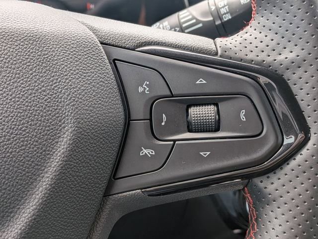 Used 2025 Chevrolet Trax RS w/ Driver Confidence Package FWD image 26