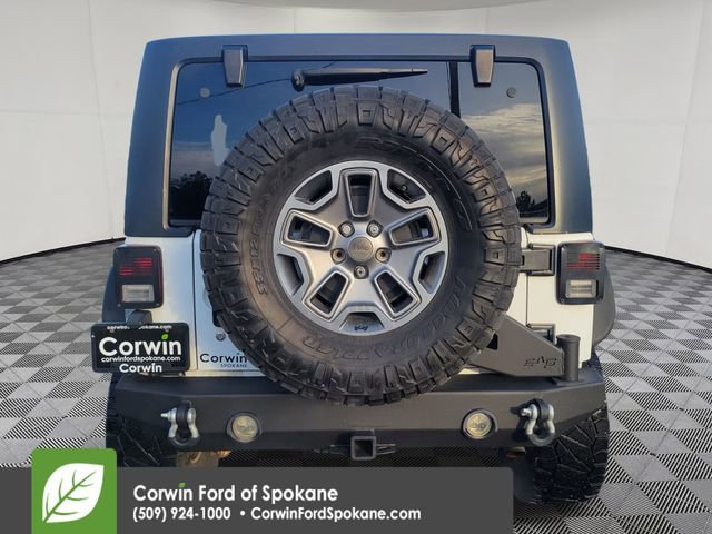 Used 2015 Jeep Wrangler Unlimited Rubicon w/ Connectivity Group image 22