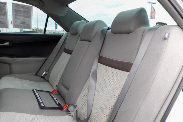 Used 2014 Toyota Camry LE image 25