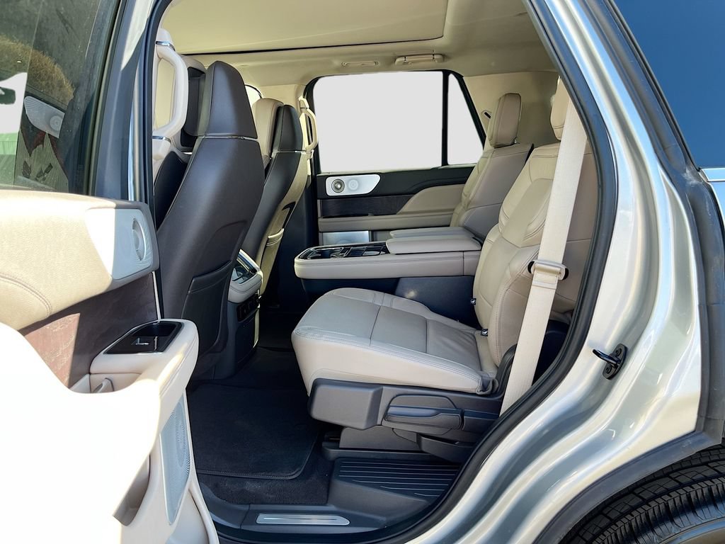 Used 2024 Lincoln Navigator Reserve AWD/4WD image 26