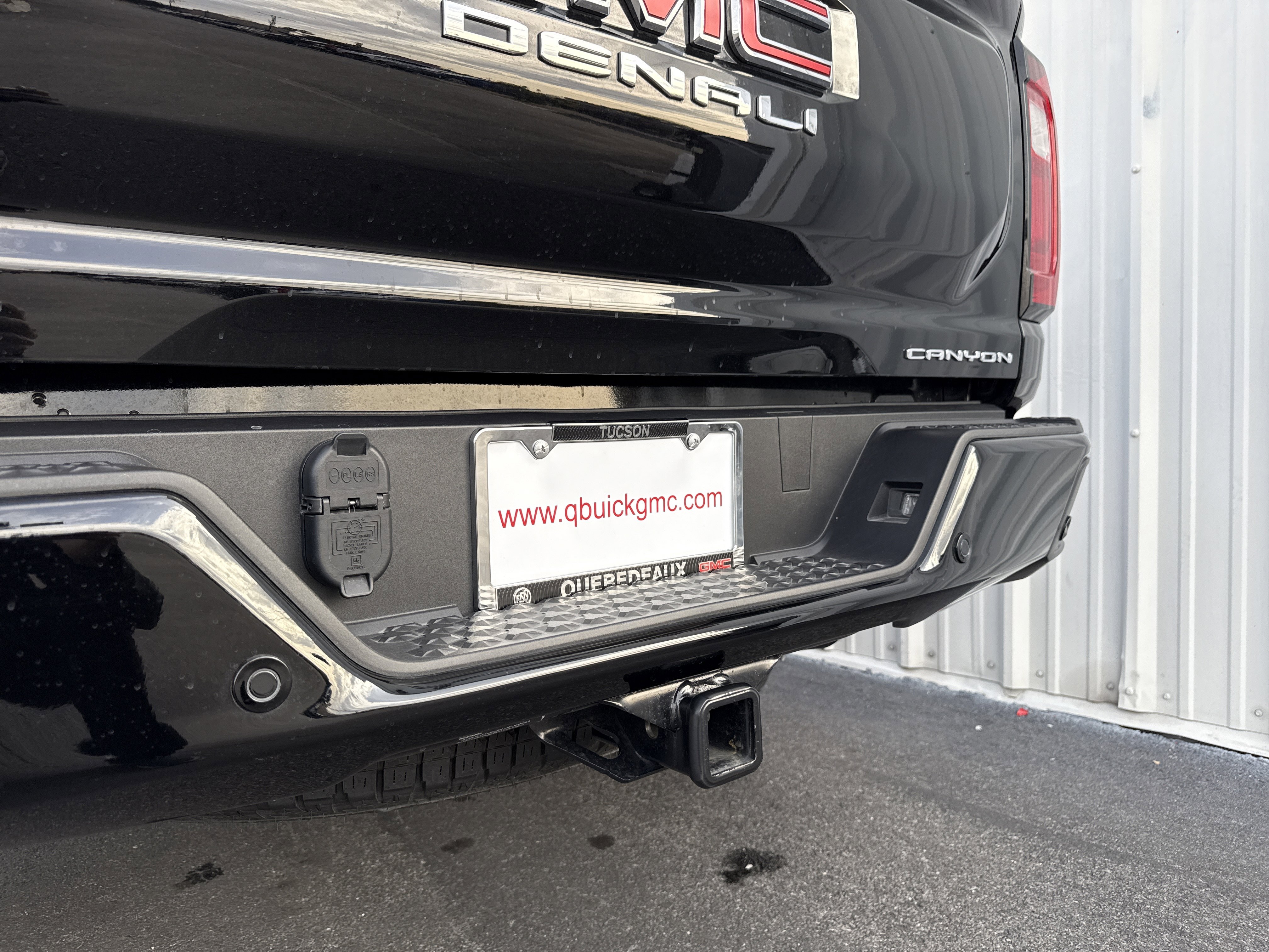 Used 2024 GMC Canyon Denali w/ LPO, Denali Black Edition image 9