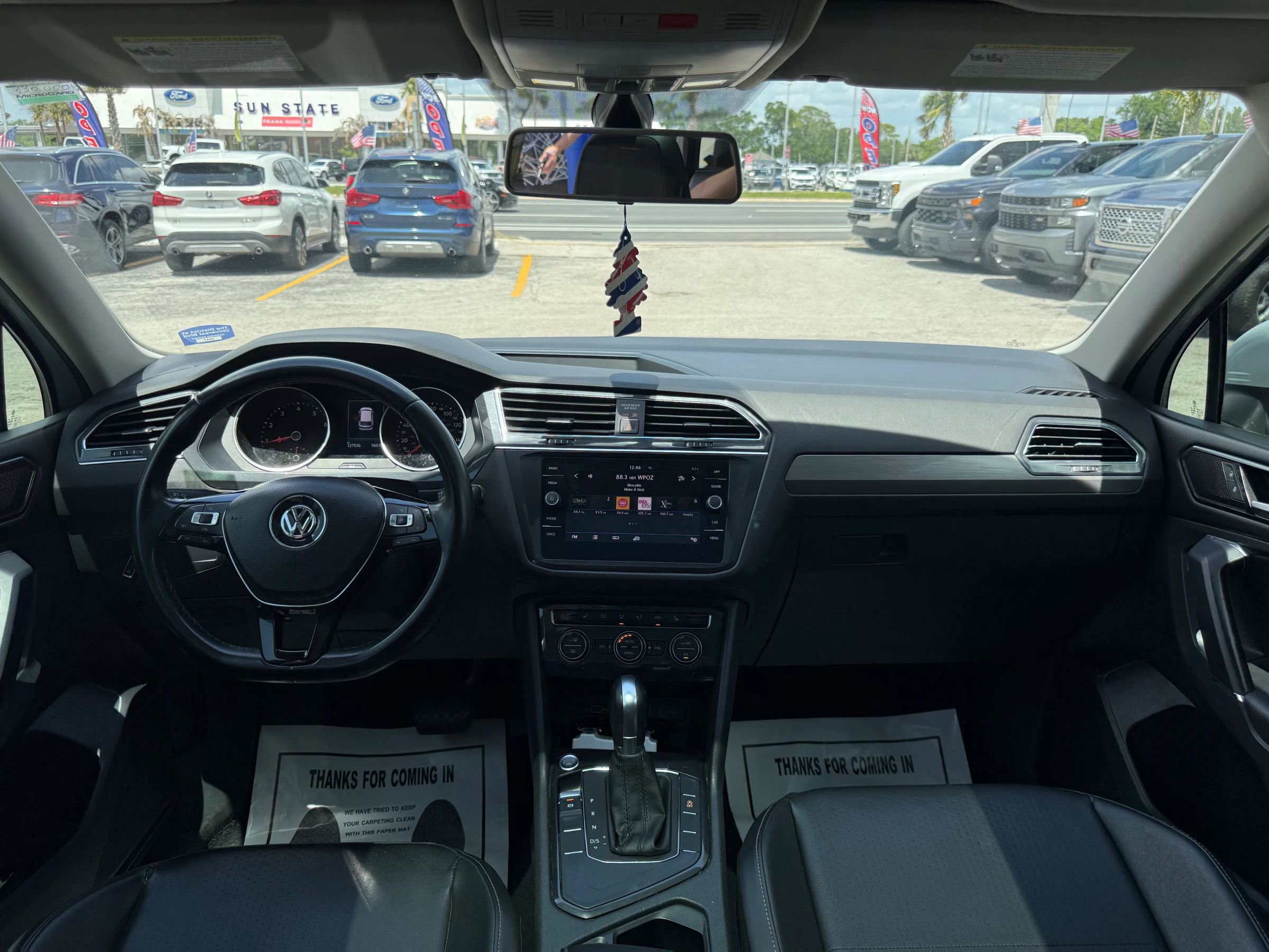 Used 2018 Volkswagen Tiguan SE w/ Panoramic Sunroof Package FWD image 9