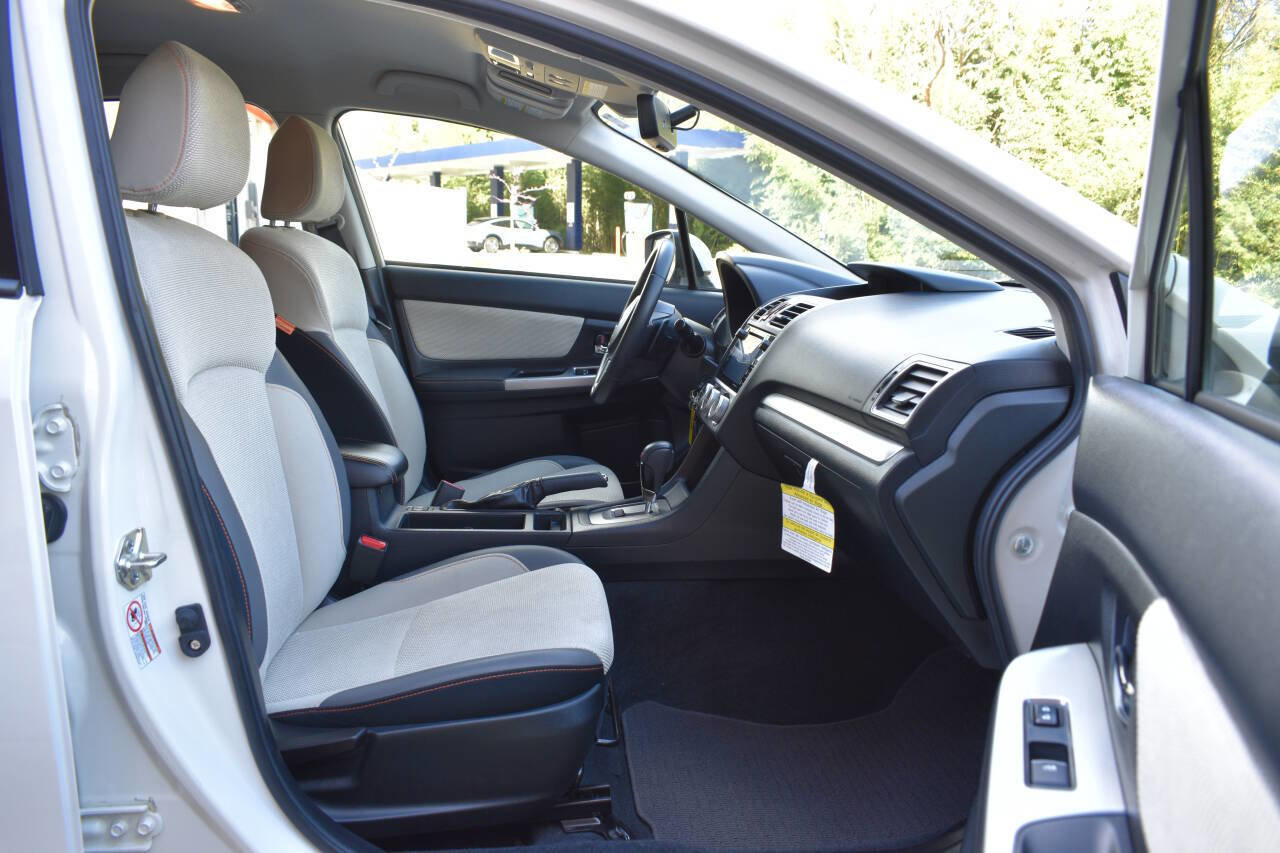 Used 2017 Subaru Crosstrek 2.0i Premium w/ 17" Wheel Sport Package image 8