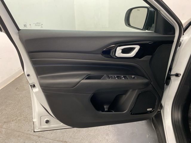 Used 2025 Jeep Compass Limited w/ Sun & Sound Group image 22