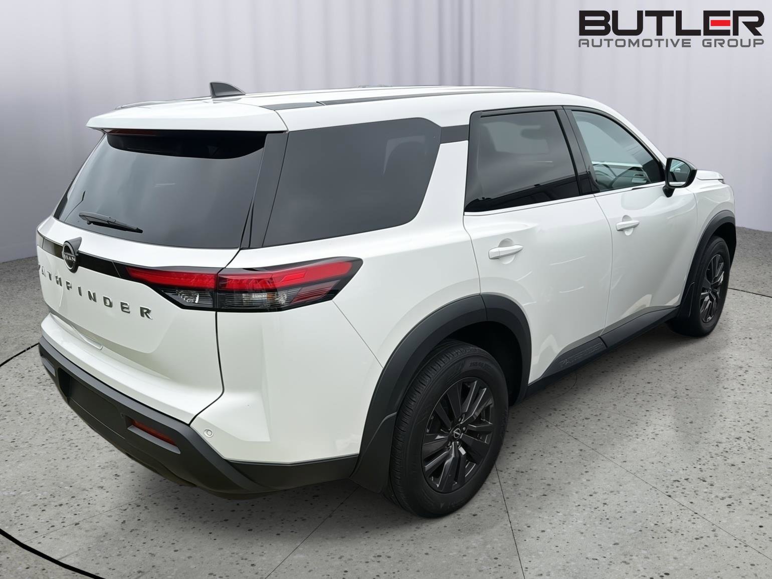 Used 2024 Nissan Pathfinder S FWD image 8
