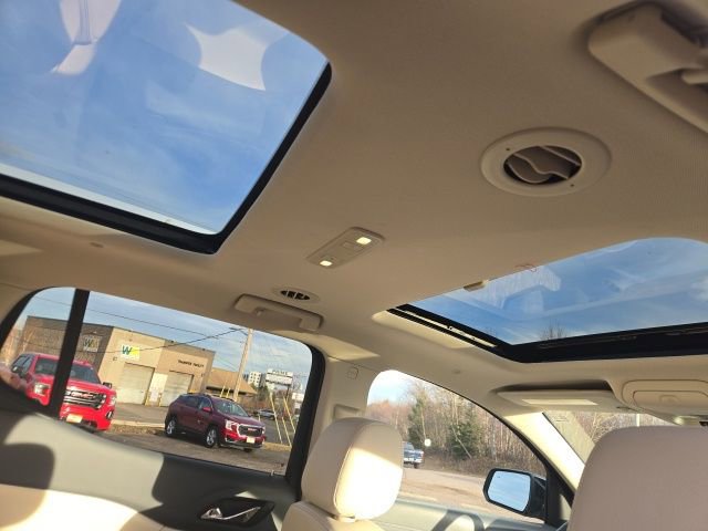 Used 2023 GMC Acadia Denali w/ Black Diamond Edition image 37