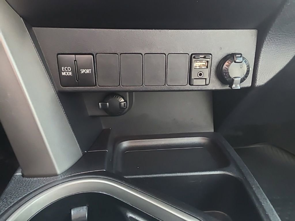 Used 2017 Toyota RAV4 XLE image 26