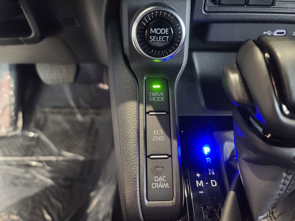 Used 2025 Toyota Land Cruiser image 35