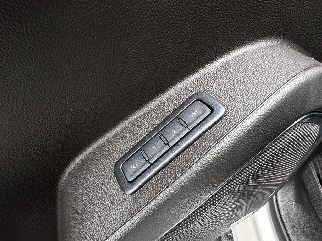 Used 2020 GMC Yukon Denali w/ Open Road Package AWD/4WD image 25