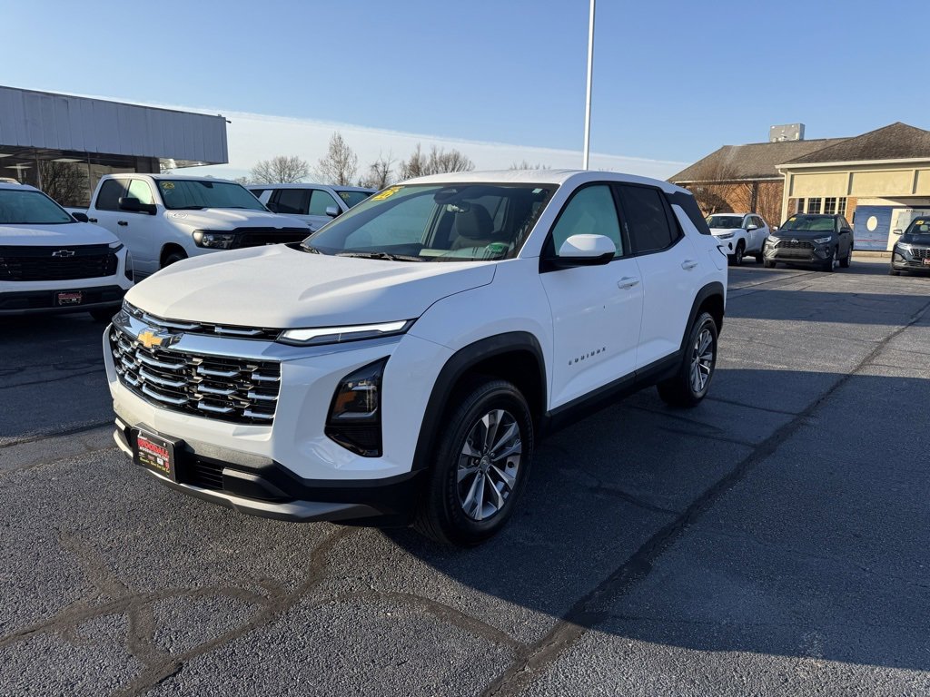 Used 2026 Chevrolet Equinox LT image 3
