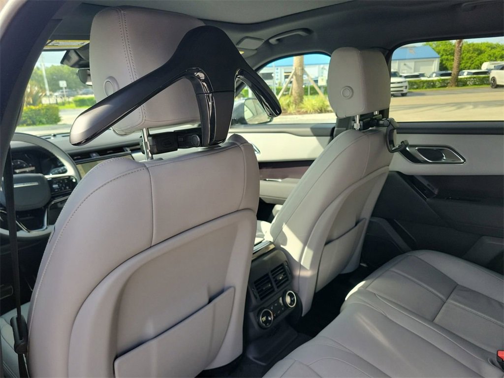 New 2026 Land Rover Range Rover Velar Dynamic SE image 17