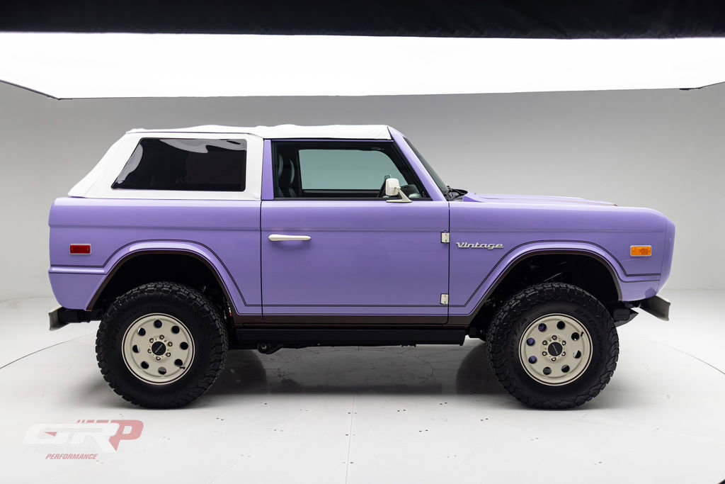 Used 2025 Ford Bronco Badlands image 2