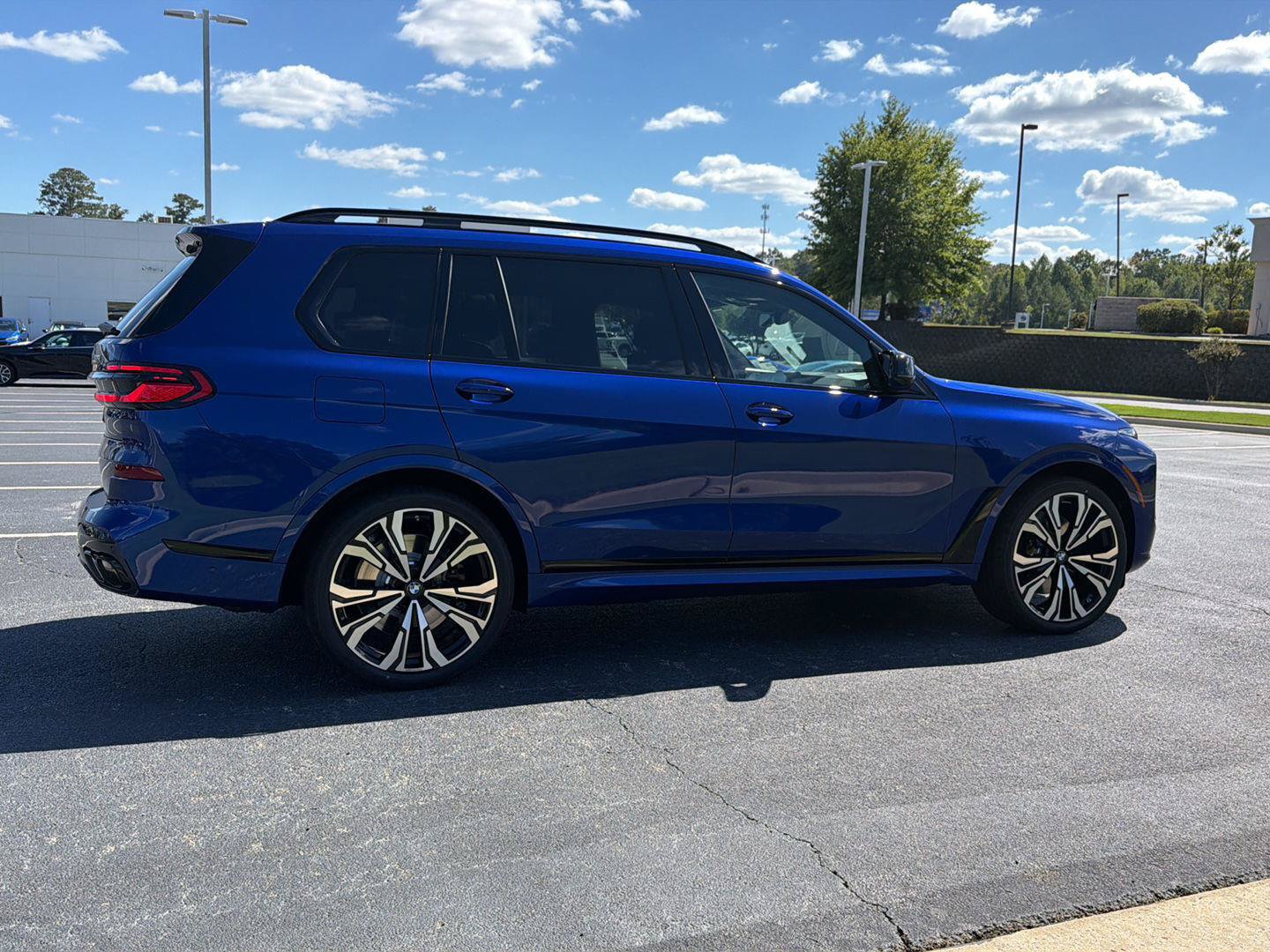 New 2027 BMW X7 M60i AWD/4WD image 7