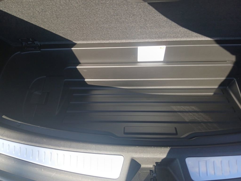 Used 2024 Cadillac XT6 Sport w/ LPO, Onyx Lite Package image 20