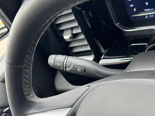 Used 2025 Chevrolet Silverado 1500 LT image 25