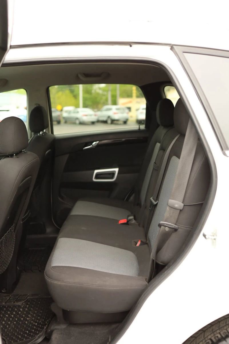 Used 2013 Chevrolet Captiva Sport LT FWD image 31
