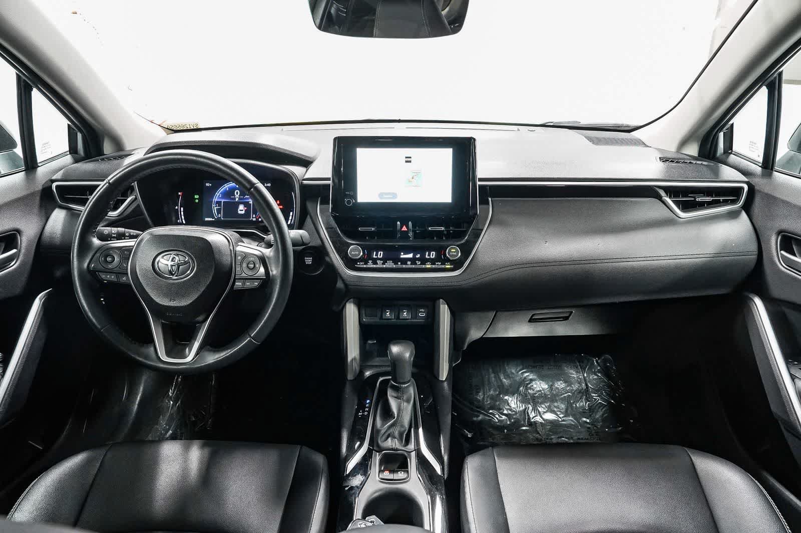 Certified 2025 Toyota Corolla Cross XLE FWD image 12