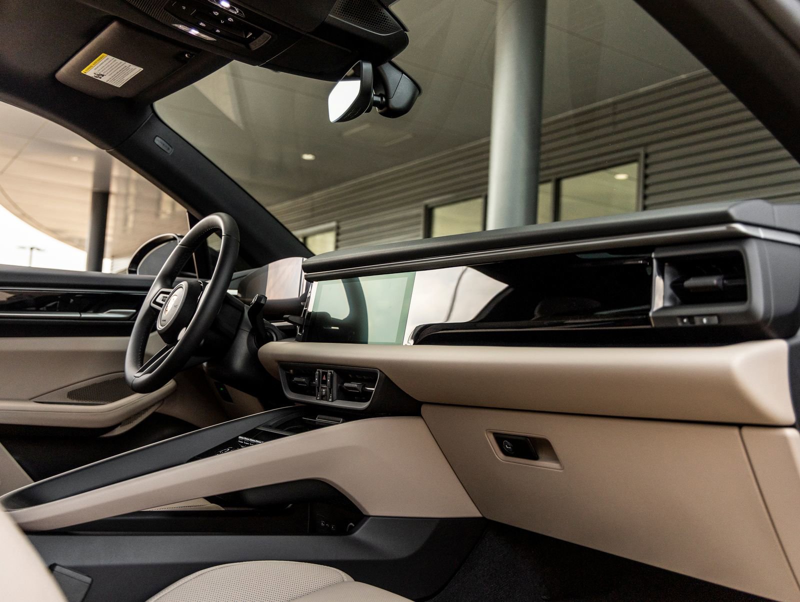 Certified 2025 Porsche Macan 4 Electric image 42