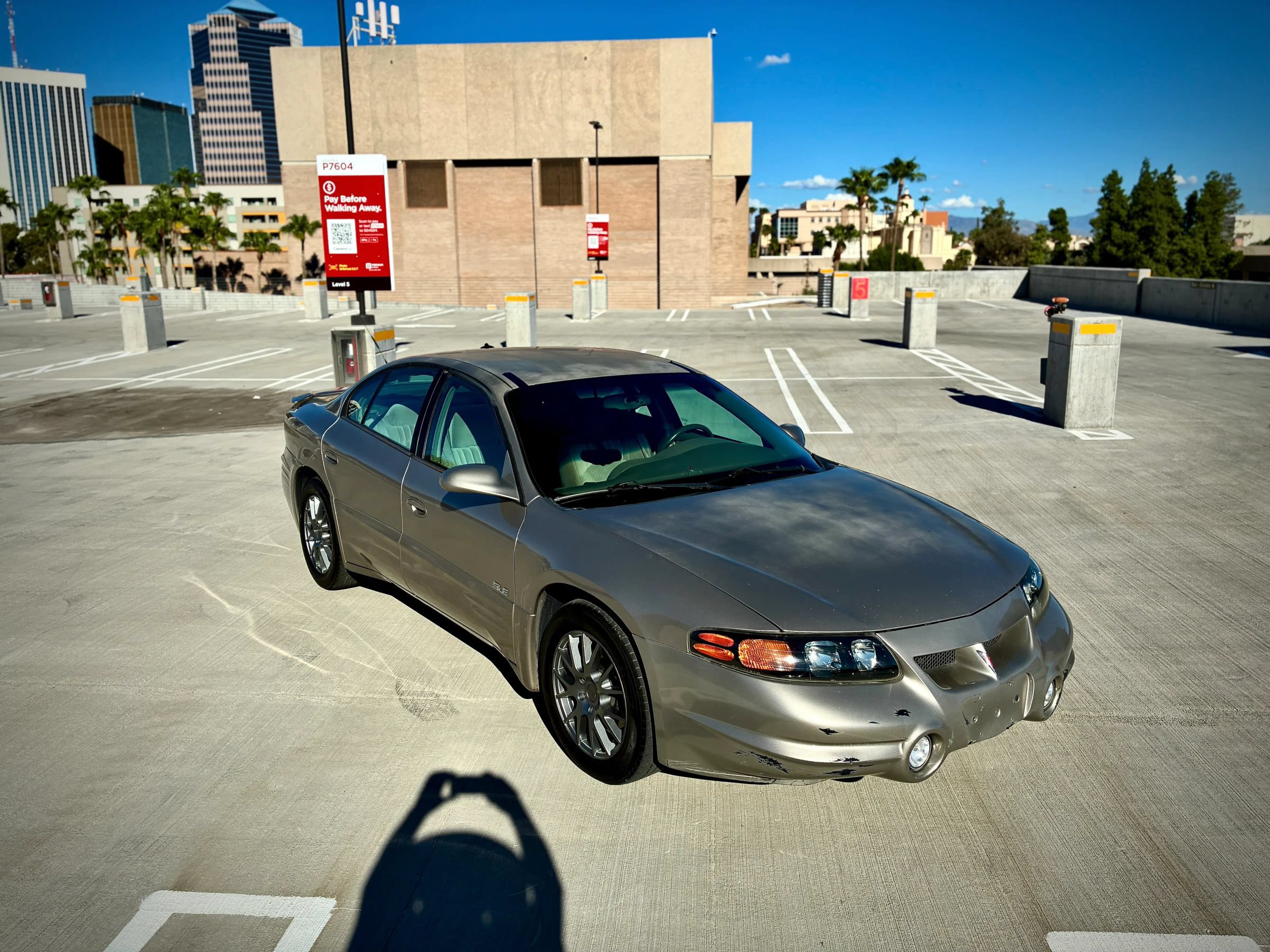 Used 2003 Pontiac Bonneville SLE FWD image 16
