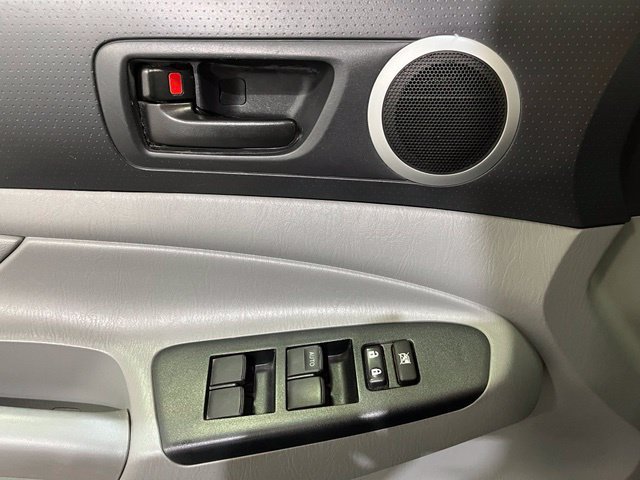 Used 2015 Toyota Tacoma PreRunner w/ TRD Off-Road Package RWD image 14