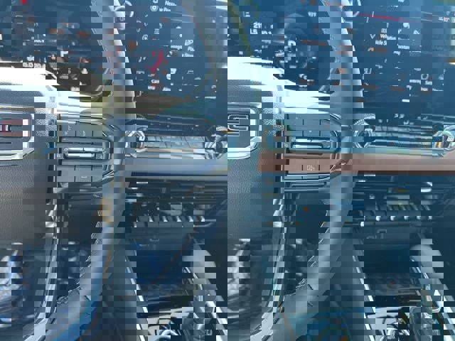 Used 2025 GMC Canyon AT4 w/ Nightfall Edition image 19