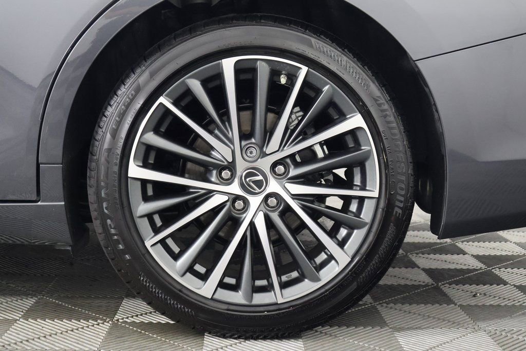 Used 2025 Lexus ES 300h w/ Premium Package image 16