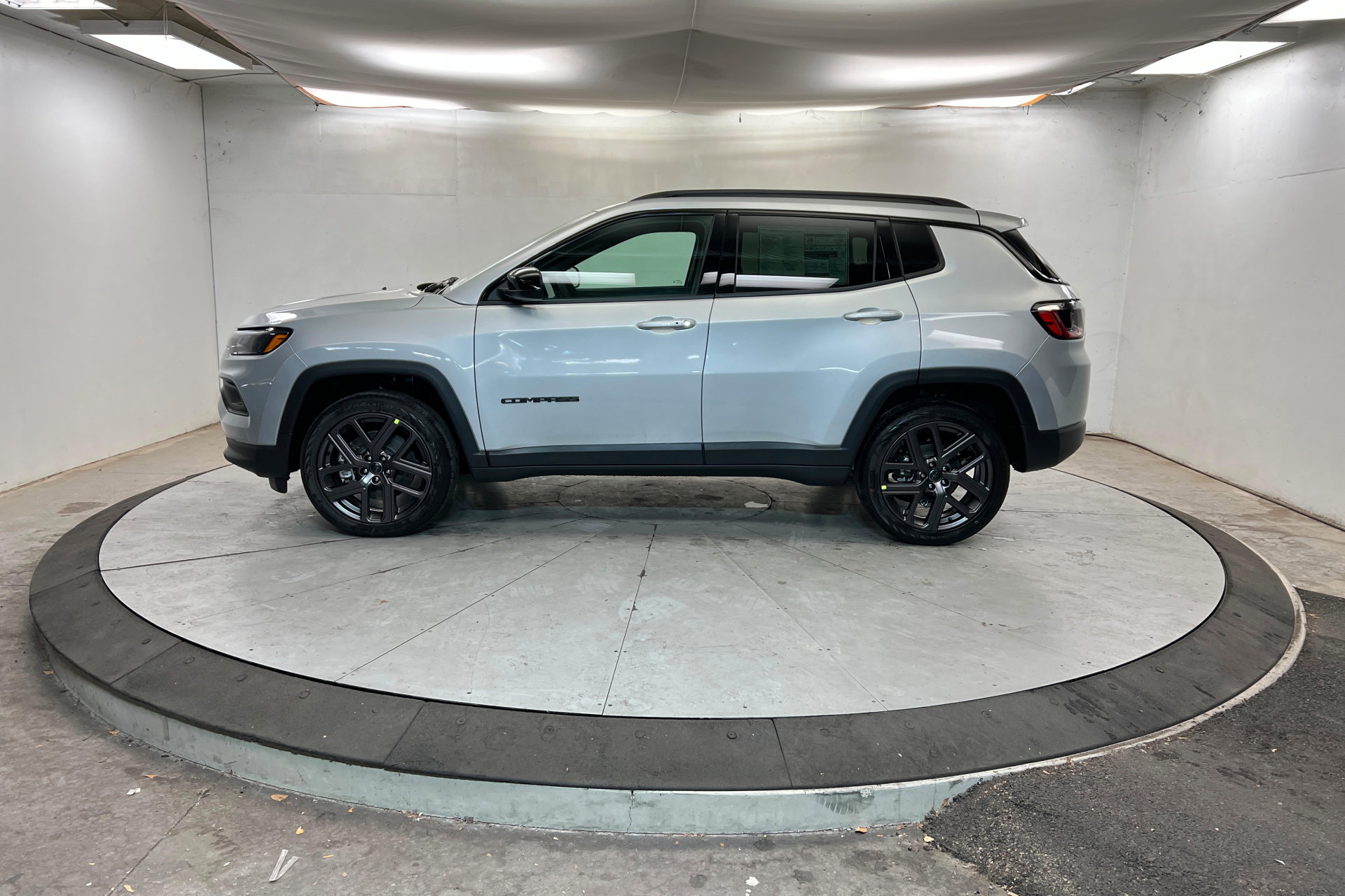 New 2026 Jeep Compass Latitude AWD/4WD image 2