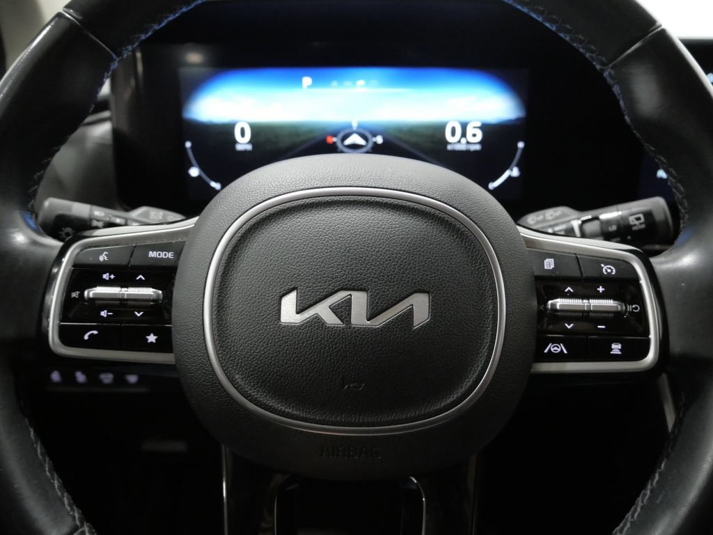 Used 2023 Kia Carnival SX FWD image 16