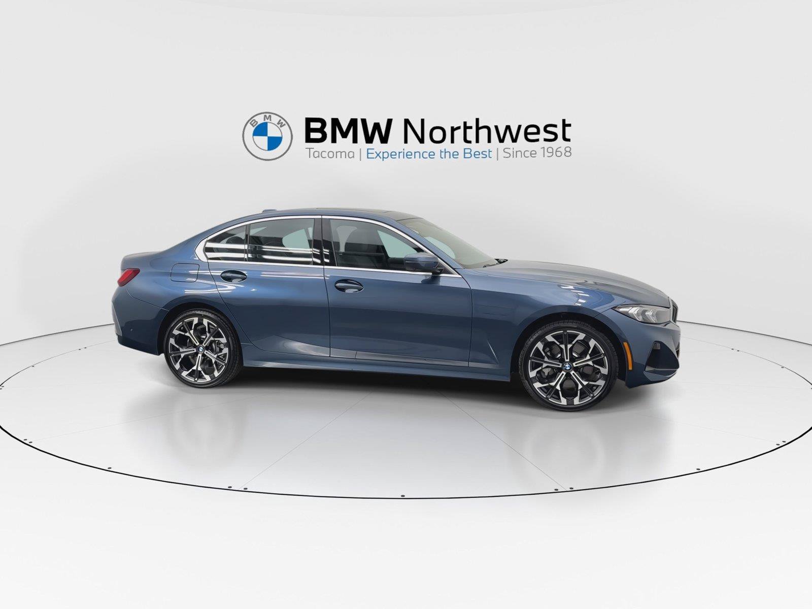 New 2026 BMW 330i xDrive Sedan w/ Convenience Package AWD/4WD image 5