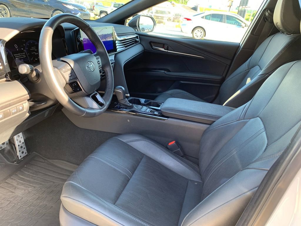 Used 2025 Toyota Camry XSE FWD image 11