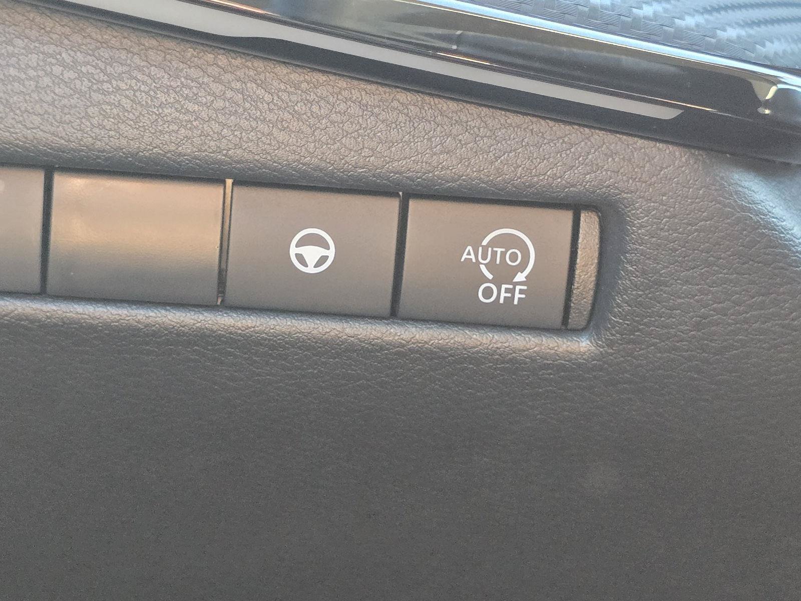 Used 2025 Nissan Kicks SR FWD image 30