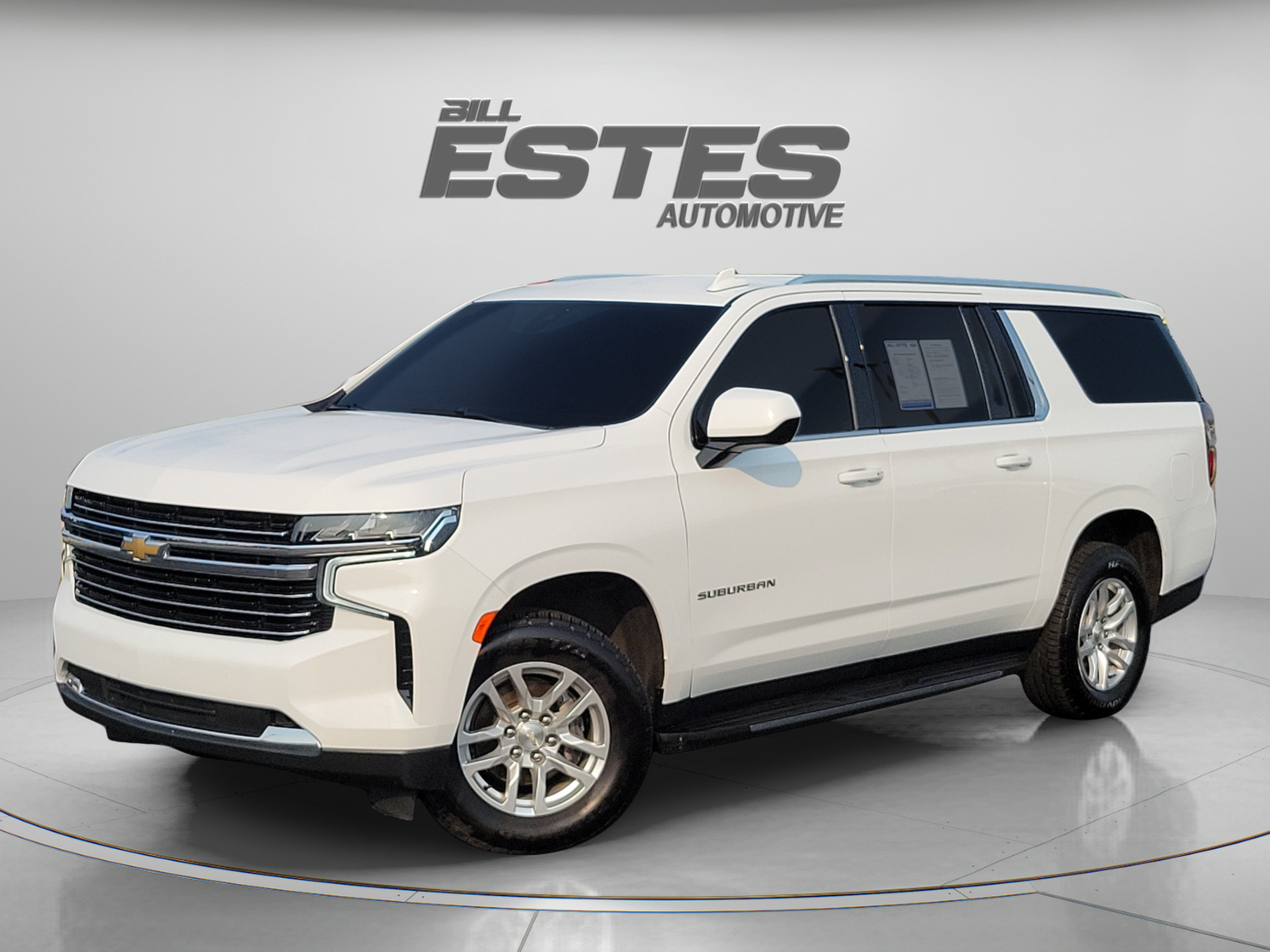 Used 2021 Chevrolet Suburban LT RWD image 1