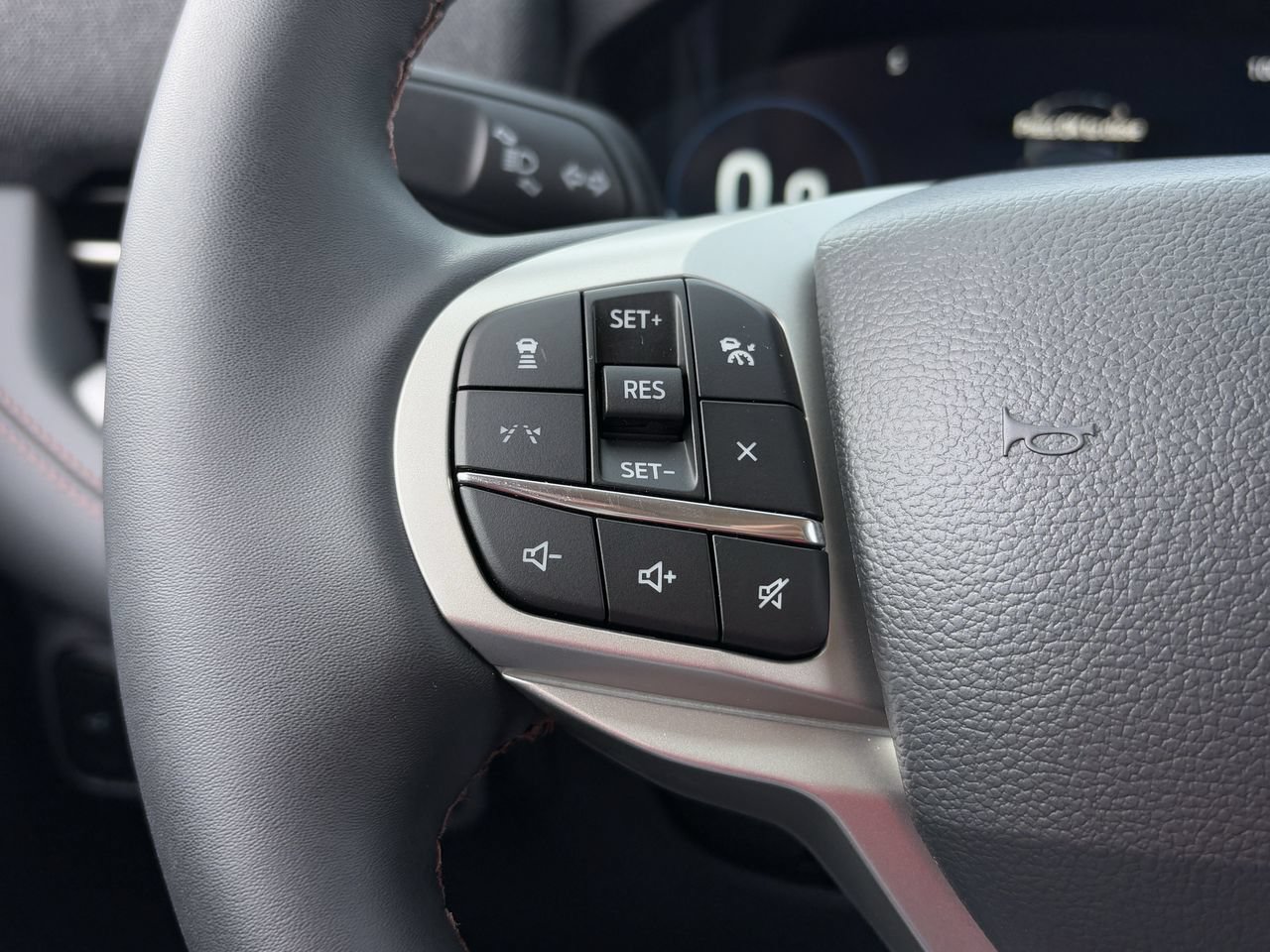 New 2026 Ford Explorer Active RWD image 14